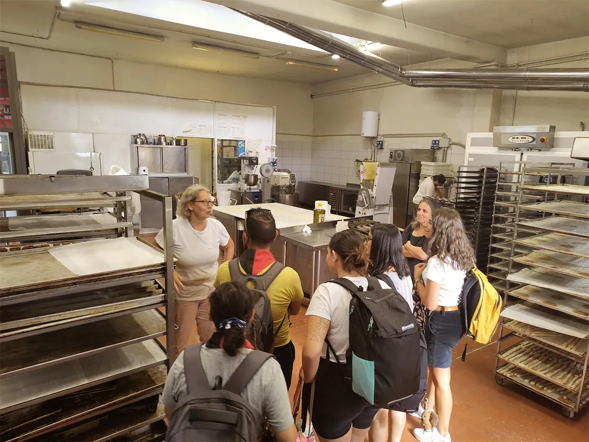 Due passi al mercato circolare (superiori) - immagine 2